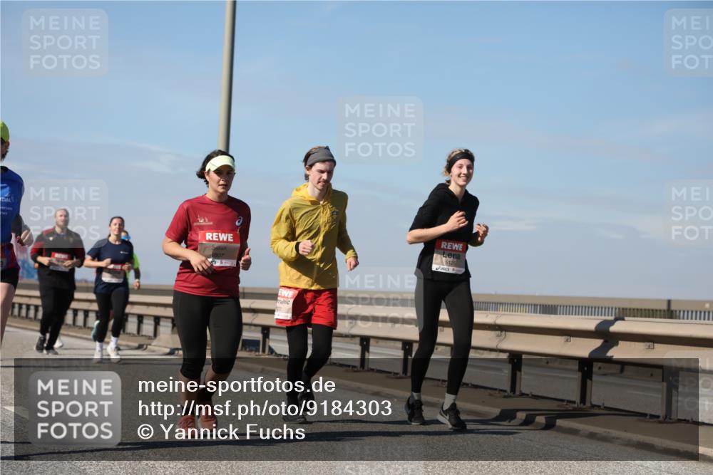 03.10.2025 - Köhlbrandbrückenlauf Yannick Fuchs http://msf.ph/oto/9184303 03.10.2025 12:01:47 Position 3 6807, 5125 meine-sportfotos.de