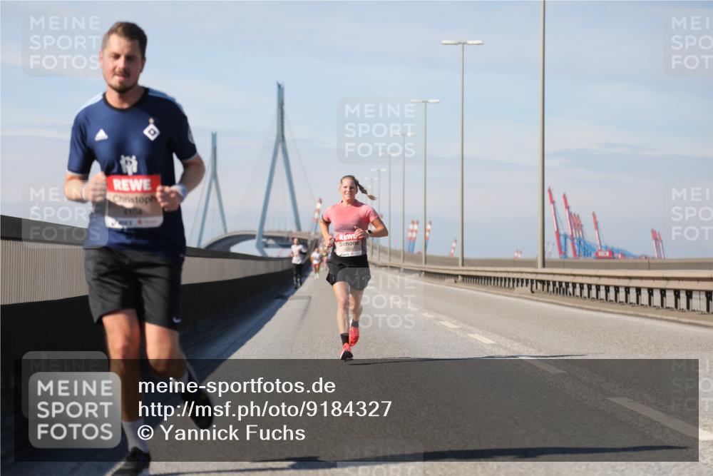 03.10.2025 - Köhlbrandbrückenlauf Yannick Fuchs http://msf.ph/oto/9184327 03.10.2025 11:40:20 Position 3  meine-sportfotos.de