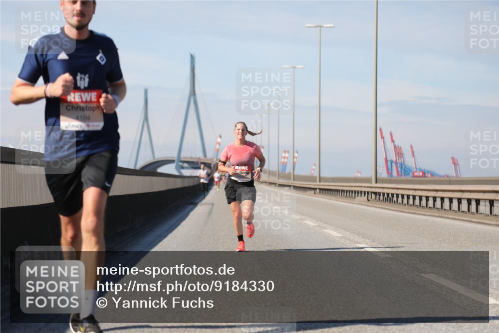 03.10.2025 - Köhlbrandbrückenlauf Yannick Fuchs http://msf.ph/oto/9184330 03.10.2025 11:40:20 Position 3 4104 meine-sportfotos.de