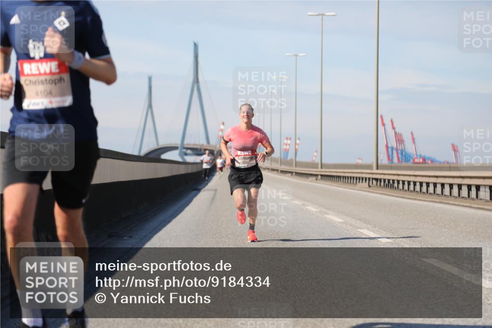 03.10.2025 - Köhlbrandbrückenlauf Yannick Fuchs http://msf.ph/oto/9184334 03.10.2025 11:40:20 Position 3 4104 meine-sportfotos.de