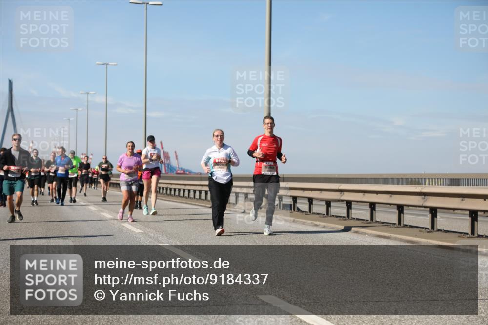 03.10.2025 - Köhlbrandbrückenlauf Yannick Fuchs http://msf.ph/oto/9184337 03.10.2025 12:01:55 Position 3  meine-sportfotos.de