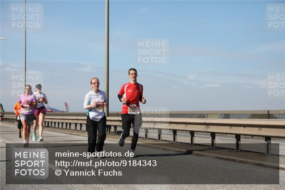 03.10.2025 - Köhlbrandbrückenlauf Yannick Fuchs http://msf.ph/oto/9184343 03.10.2025 12:01:55 Position 3 4904 meine-sportfotos.de