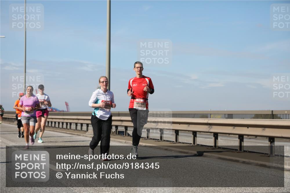 03.10.2025 - Köhlbrandbrückenlauf Yannick Fuchs http://msf.ph/oto/9184345 03.10.2025 12:01:56 Position 3 4904 meine-sportfotos.de