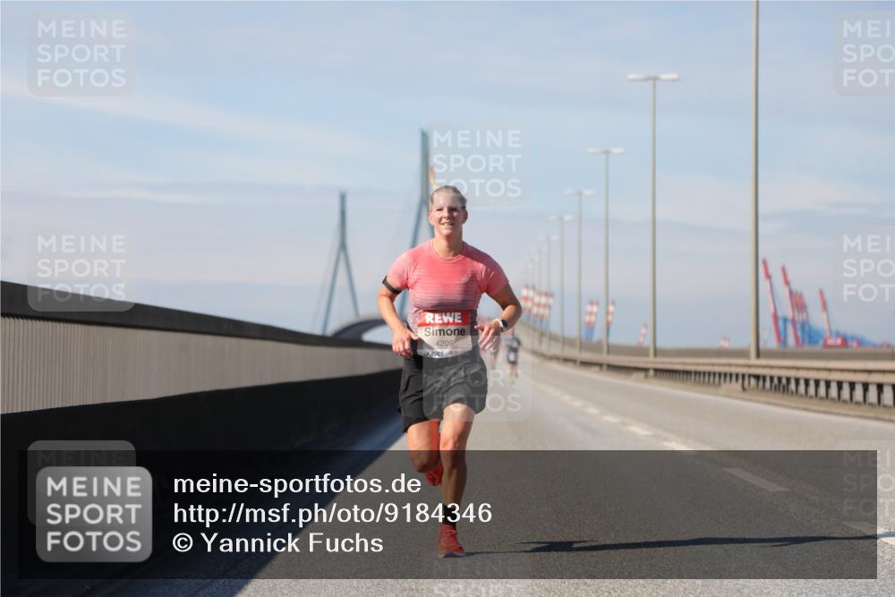 03.10.2025 - Köhlbrandbrückenlauf Yannick Fuchs http://msf.ph/oto/9184346 03.10.2025 11:40:21 Position 3 4209 meine-sportfotos.de