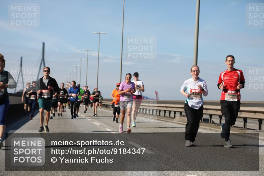 03.10.2025 - Köhlbrandbrückenlauf Yannick Fuchs http://msf.ph/oto/9184347 03.10.2025 12:01:56 Position 3 4905, 4904 meine-sportfotos.de