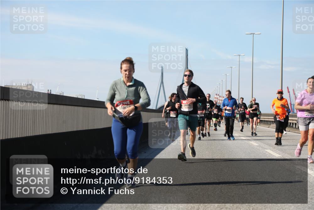 03.10.2025 - Köhlbrandbrückenlauf Yannick Fuchs http://msf.ph/oto/9184353 03.10.2025 12:01:57 Position 3  meine-sportfotos.de