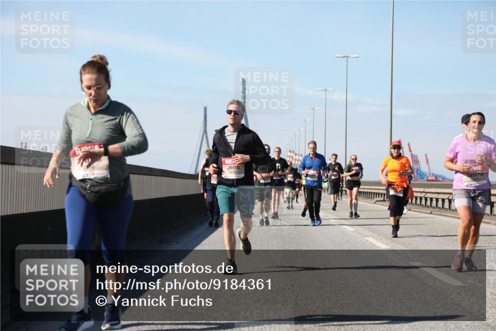 03.10.2025 - Köhlbrandbrückenlauf Yannick Fuchs http://msf.ph/oto/9184361 03.10.2025 12:01:57 Position 3 6576 meine-sportfotos.de