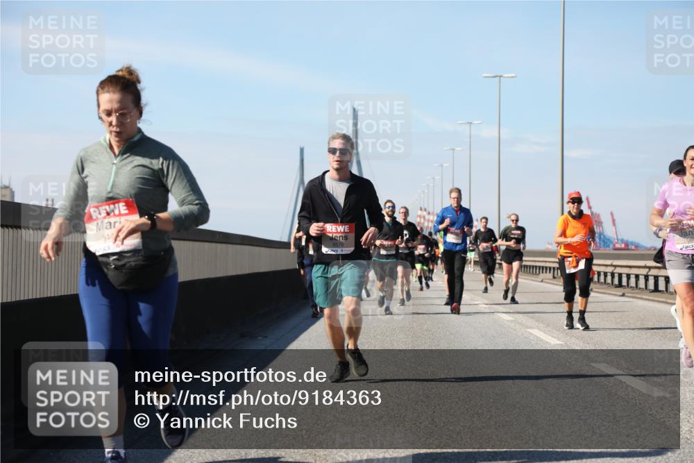 03.10.2025 - Köhlbrandbrückenlauf Yannick Fuchs http://msf.ph/oto/9184363 03.10.2025 12:01:57 Position 3 514, 6576 meine-sportfotos.de