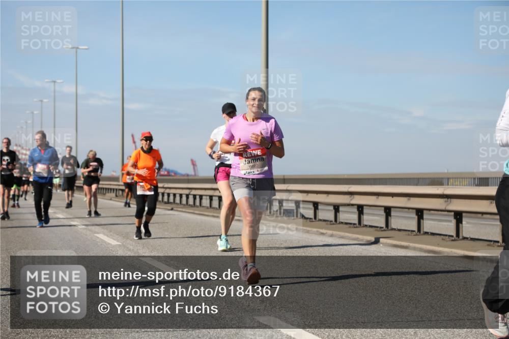 03.10.2025 - Köhlbrandbrückenlauf Yannick Fuchs http://msf.ph/oto/9184367 03.10.2025 12:01:58 Position 3 6662 meine-sportfotos.de