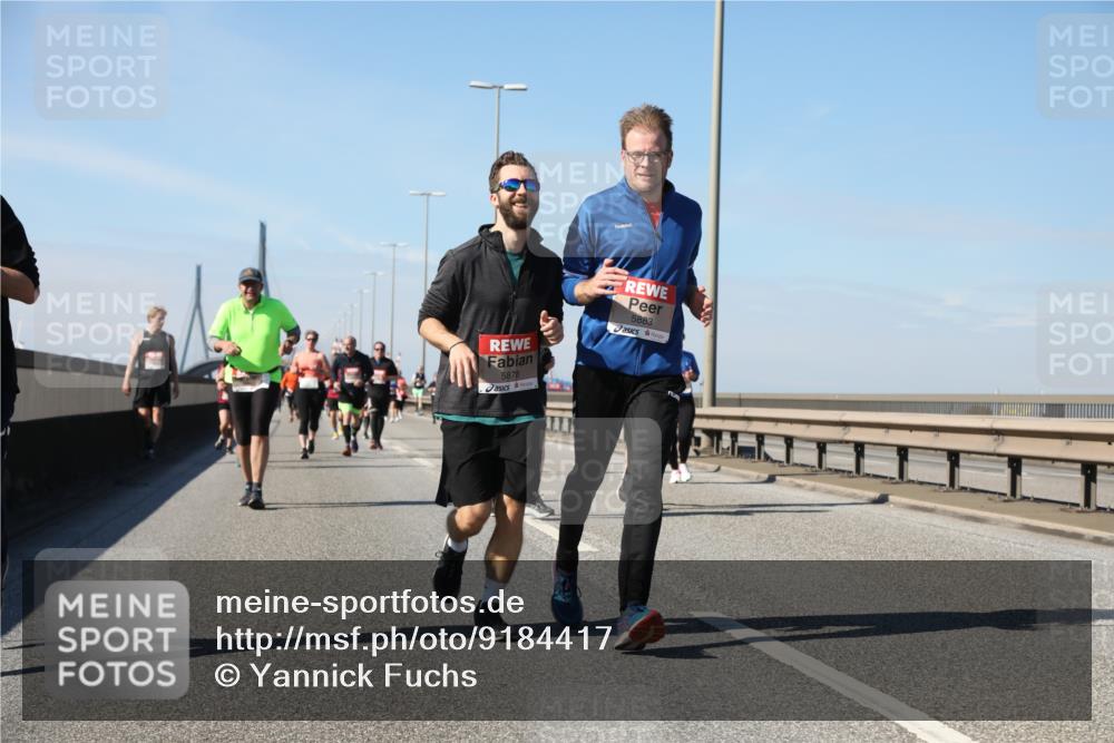 03.10.2025 - Köhlbrandbrückenlauf Yannick Fuchs http://msf.ph/oto/9184417 03.10.2025 12:02:04 Position 3 5878, 5883 meine-sportfotos.de