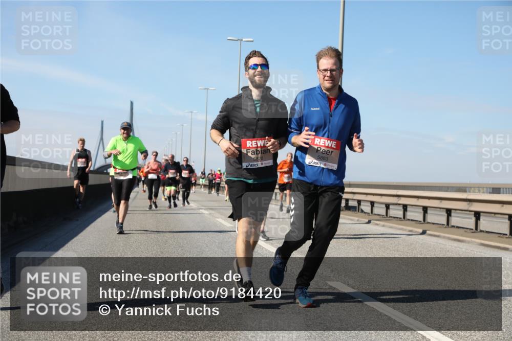 03.10.2025 - Köhlbrandbrückenlauf Yannick Fuchs http://msf.ph/oto/9184420 03.10.2025 12:02:04 Position 3 5878, 5883 meine-sportfotos.de
