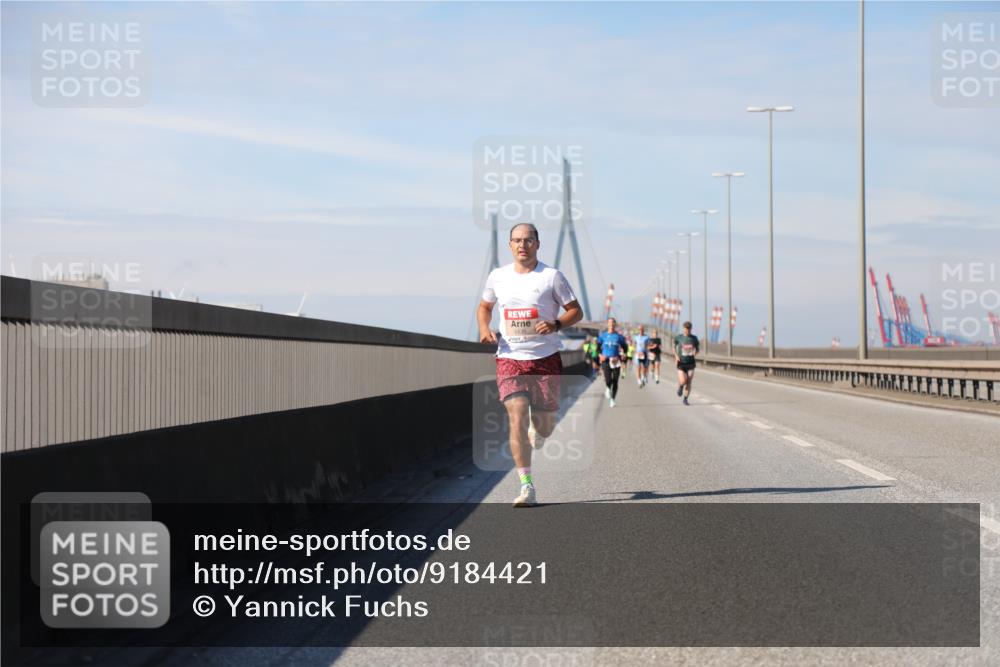 03.10.2025 - Köhlbrandbrückenlauf Yannick Fuchs http://msf.ph/oto/9184421 03.10.2025 11:40:46 Position 3 6130 meine-sportfotos.de