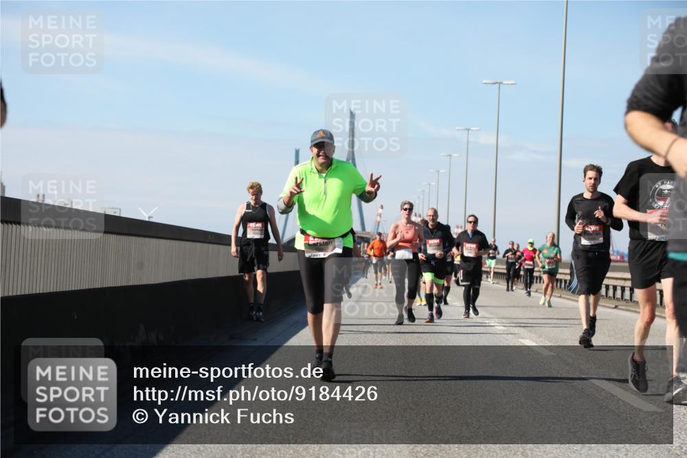 03.10.2025 - Köhlbrandbrückenlauf Yannick Fuchs http://msf.ph/oto/9184426 03.10.2025 12:02:04 Position 3 6209 meine-sportfotos.de