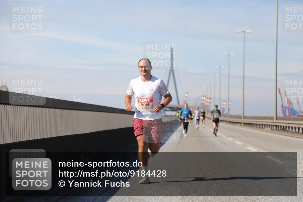 03.10.2025 - Köhlbrandbrückenlauf Yannick Fuchs http://msf.ph/oto/9184428 03.10.2025 11:40:47 Position 3 6130 meine-sportfotos.de