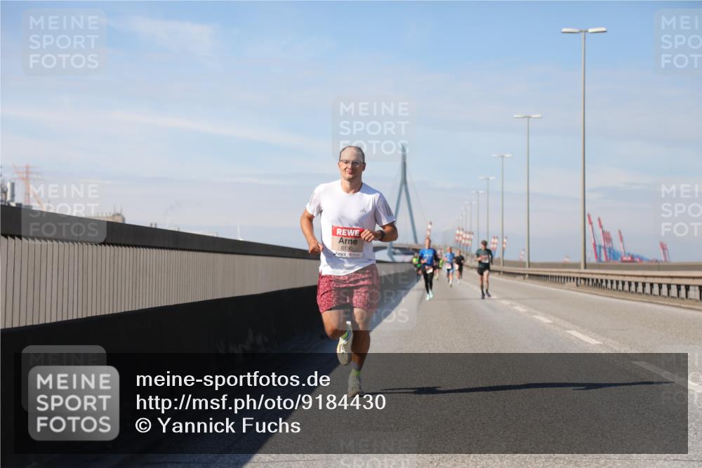03.10.2025 - Köhlbrandbrückenlauf Yannick Fuchs http://msf.ph/oto/9184430 03.10.2025 11:40:47 Position 3 6130 meine-sportfotos.de