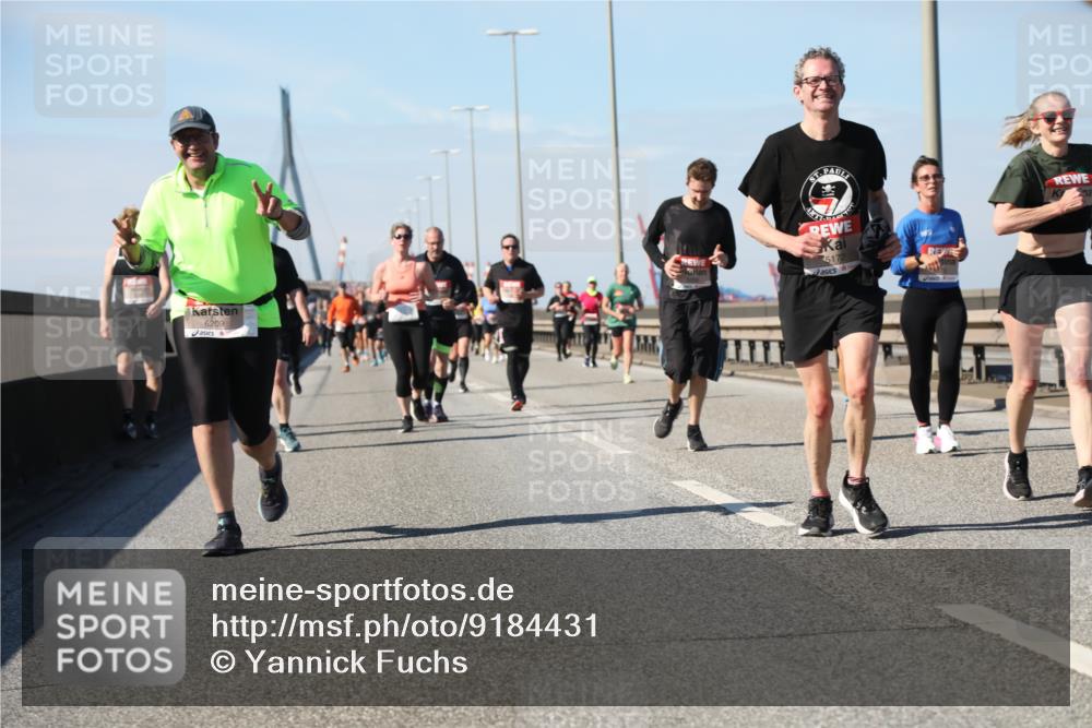 03.10.2025 - Köhlbrandbrückenlauf Yannick Fuchs http://msf.ph/oto/9184431 03.10.2025 12:02:05 Position 3 6209, 5172 meine-sportfotos.de