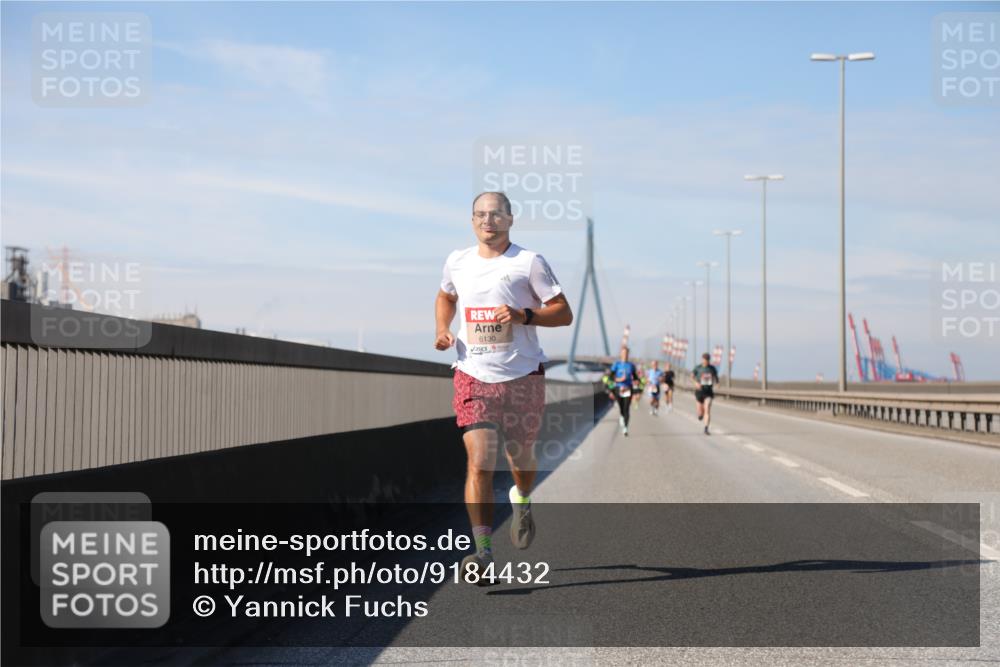 03.10.2025 - Köhlbrandbrückenlauf Yannick Fuchs http://msf.ph/oto/9184432 03.10.2025 11:40:47 Position 3 6130 meine-sportfotos.de