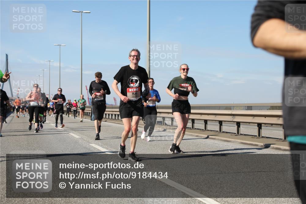 03.10.2025 - Köhlbrandbrückenlauf Yannick Fuchs http://msf.ph/oto/9184434 03.10.2025 12:02:05 Position 3 517 meine-sportfotos.de