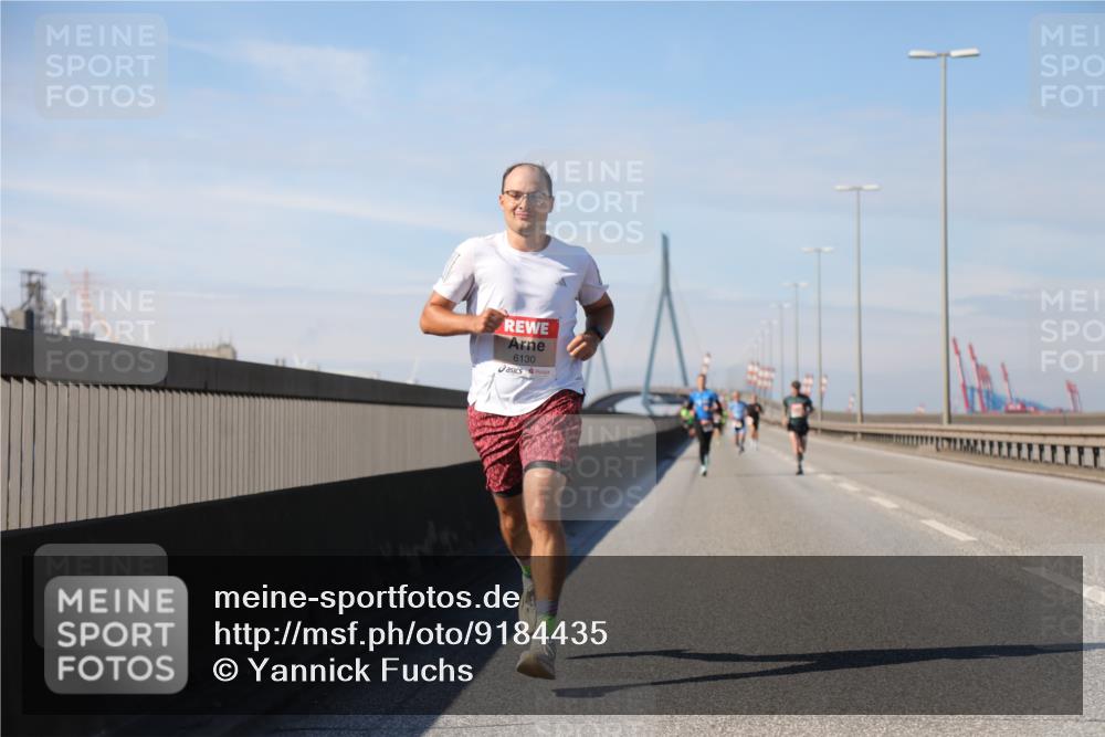 03.10.2025 - Köhlbrandbrückenlauf Yannick Fuchs http://msf.ph/oto/9184435 03.10.2025 11:40:48 Position 3 6130 meine-sportfotos.de