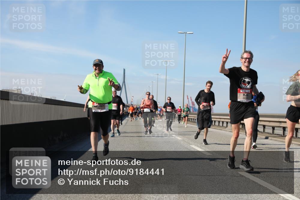 03.10.2025 - Köhlbrandbrückenlauf Yannick Fuchs http://msf.ph/oto/9184441 03.10.2025 12:02:06 Position 3 5172 meine-sportfotos.de