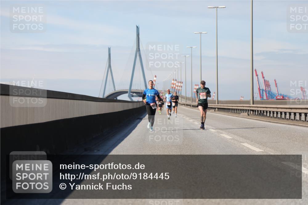 03.10.2025 - Köhlbrandbrückenlauf Yannick Fuchs http://msf.ph/oto/9184445 03.10.2025 11:40:50 Position 3  meine-sportfotos.de