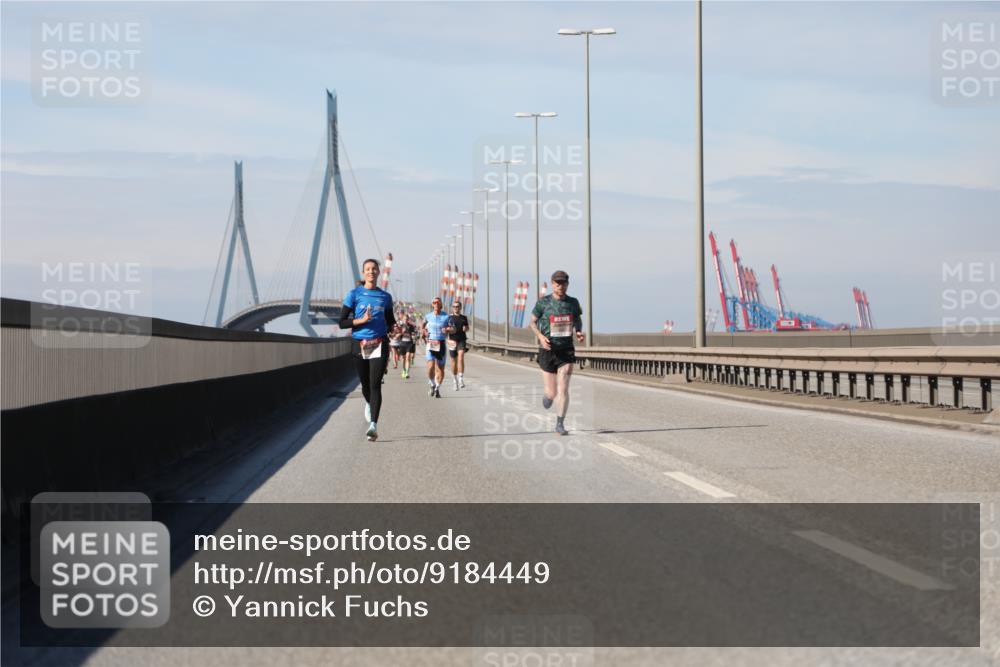 03.10.2025 - Köhlbrandbrückenlauf Yannick Fuchs http://msf.ph/oto/9184449 03.10.2025 11:40:50 Position 3  meine-sportfotos.de