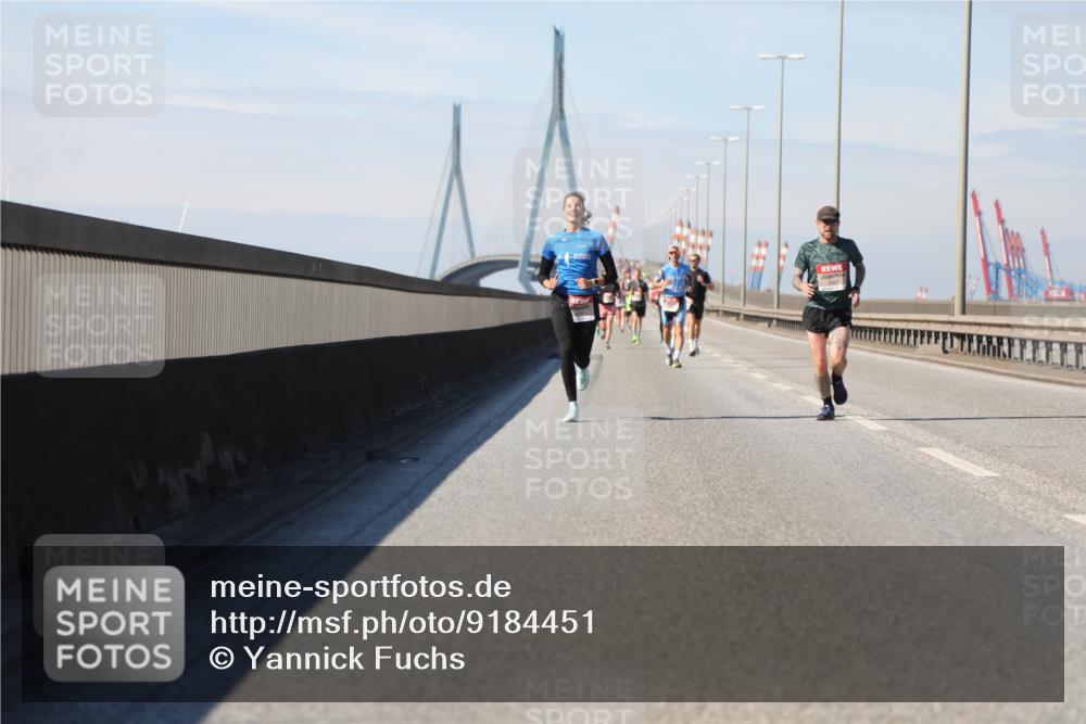 03.10.2025 - Köhlbrandbrückenlauf Yannick Fuchs http://msf.ph/oto/9184451 03.10.2025 11:40:51 Position 3  meine-sportfotos.de
