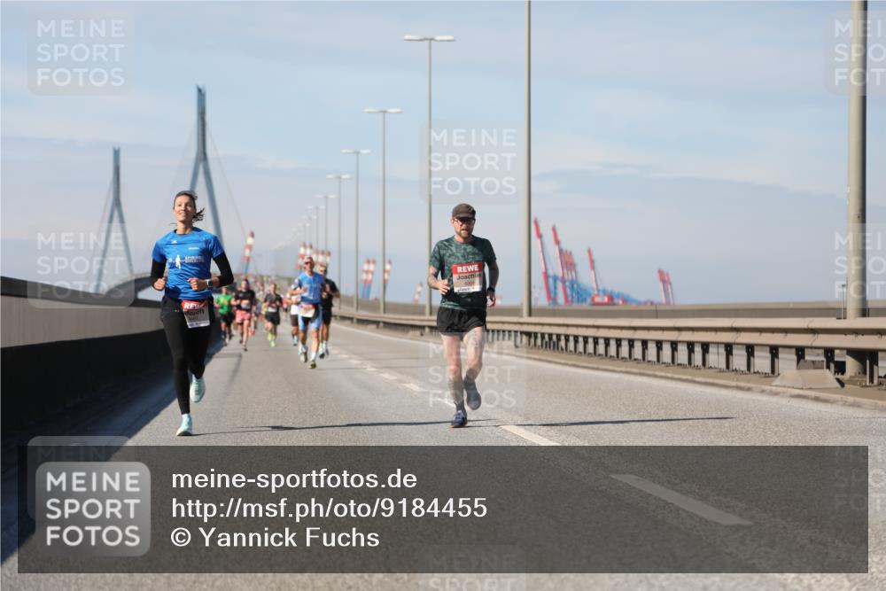 03.10.2025 - Köhlbrandbrückenlauf Yannick Fuchs http://msf.ph/oto/9184455 03.10.2025 11:40:53 Position 3  meine-sportfotos.de