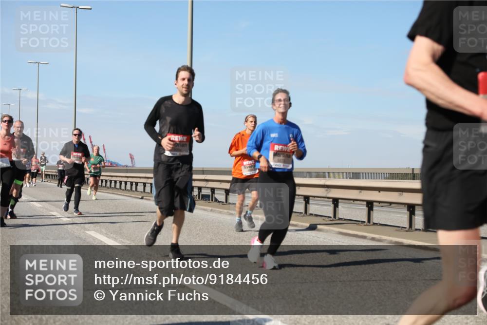 03.10.2025 - Köhlbrandbrückenlauf Yannick Fuchs http://msf.ph/oto/9184456 03.10.2025 12:02:07 Position 3 5678 meine-sportfotos.de