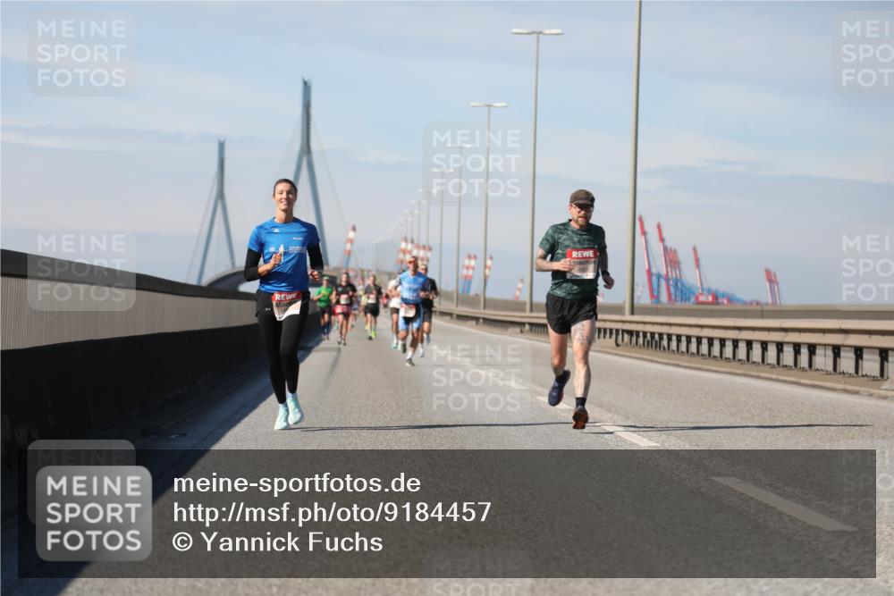 03.10.2025 - Köhlbrandbrückenlauf Yannick Fuchs http://msf.ph/oto/9184457 03.10.2025 11:40:53 Position 3  meine-sportfotos.de