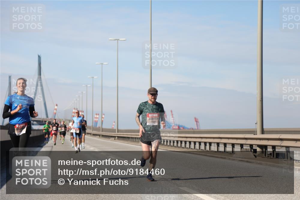 03.10.2025 - Köhlbrandbrückenlauf Yannick Fuchs http://msf.ph/oto/9184460 03.10.2025 11:40:54 Position 3 4001 meine-sportfotos.de