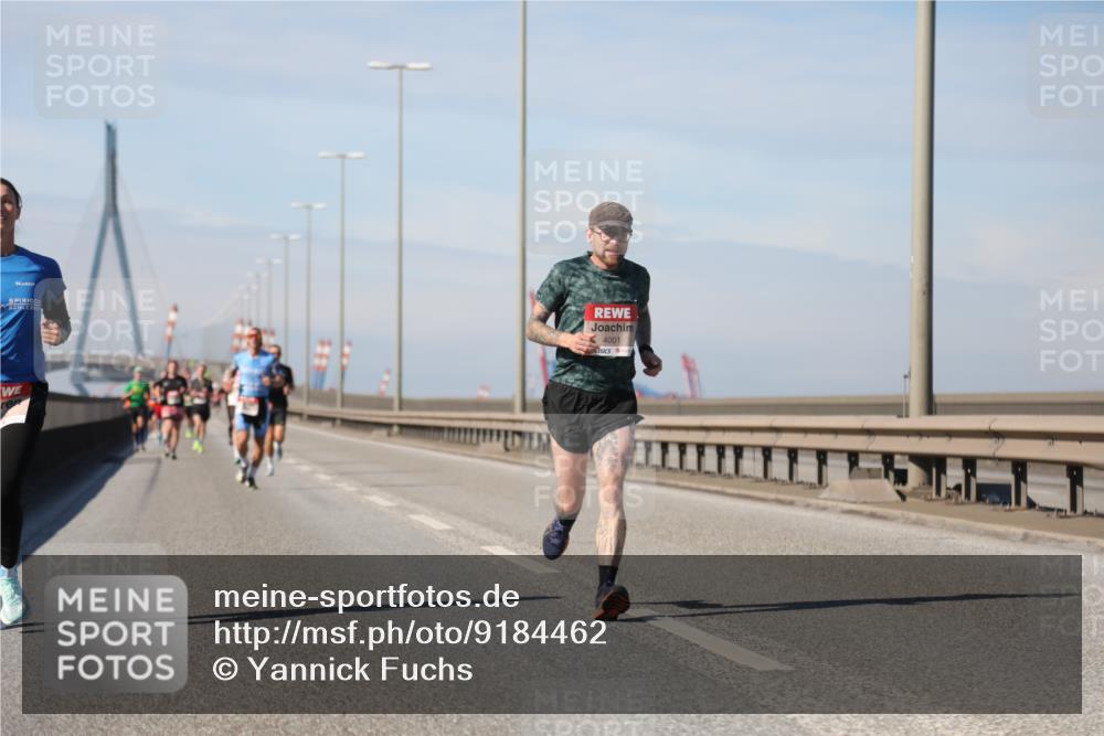 03.10.2025 - Köhlbrandbrückenlauf Yannick Fuchs http://msf.ph/oto/9184462 03.10.2025 11:40:54 Position 3 4001 meine-sportfotos.de