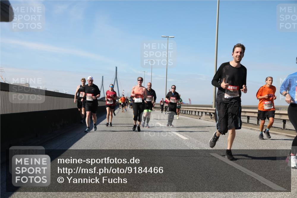 03.10.2025 - Köhlbrandbrückenlauf Yannick Fuchs http://msf.ph/oto/9184466 03.10.2025 12:02:08 Position 3 5006 meine-sportfotos.de