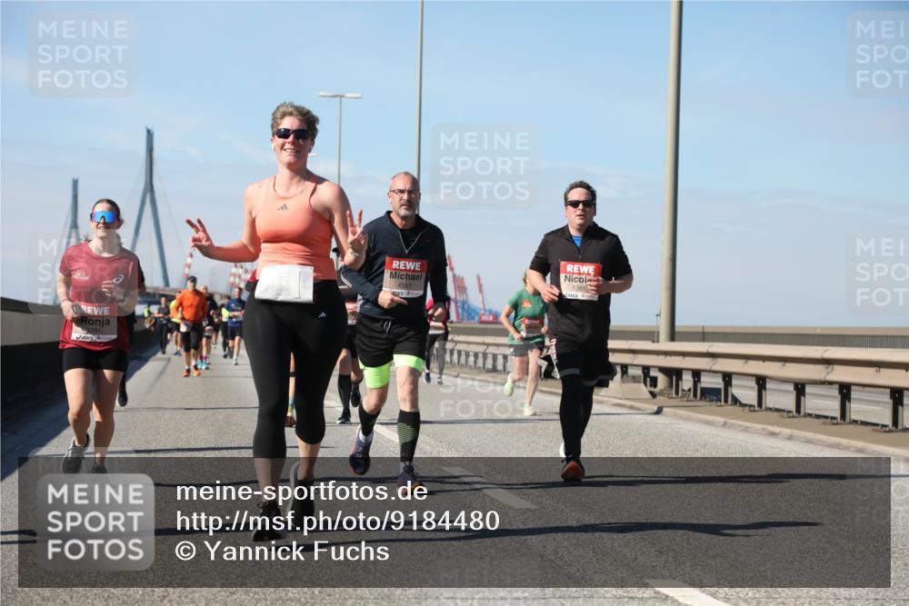03.10.2025 - Köhlbrandbrückenlauf Yannick Fuchs http://msf.ph/oto/9184480 03.10.2025 12:02:10 Position 3 5781, 4587, 5361 meine-sportfotos.de