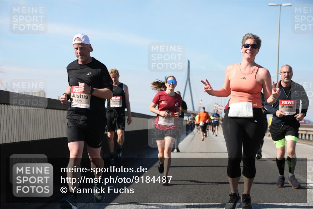 03.10.2025 - Köhlbrandbrückenlauf Yannick Fuchs http://msf.ph/oto/9184487 03.10.2025 12:02:10 Position 3 5675, 5781, 4587 meine-sportfotos.de