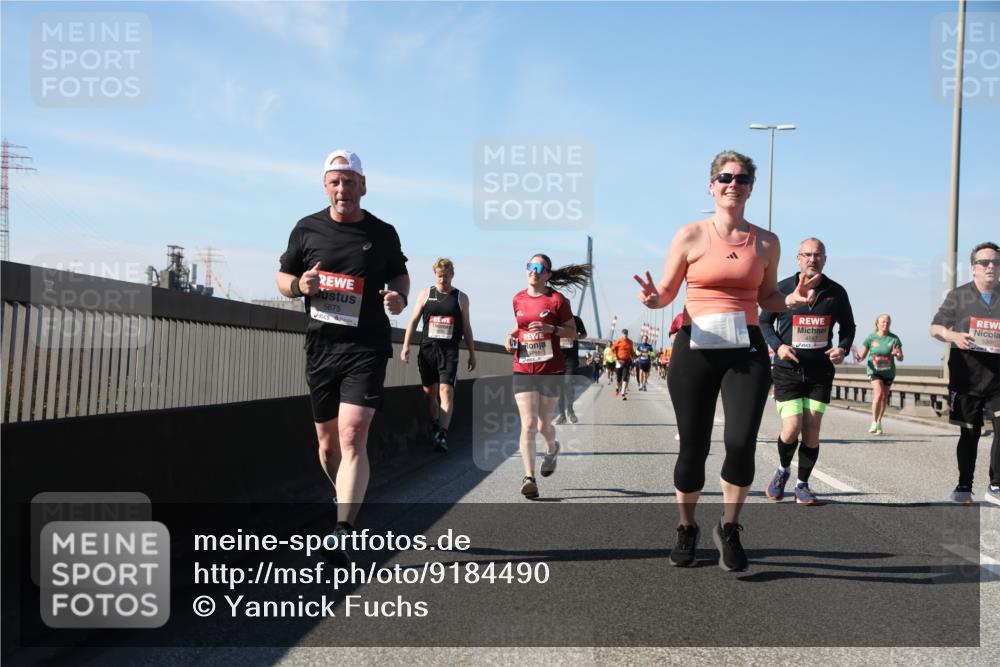 03.10.2025 - Köhlbrandbrückenlauf Yannick Fuchs http://msf.ph/oto/9184490 03.10.2025 12:02:11 Position 3 5675 meine-sportfotos.de