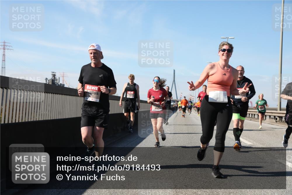03.10.2025 - Köhlbrandbrückenlauf Yannick Fuchs http://msf.ph/oto/9184493 03.10.2025 12:02:11 Position 3 5675 meine-sportfotos.de