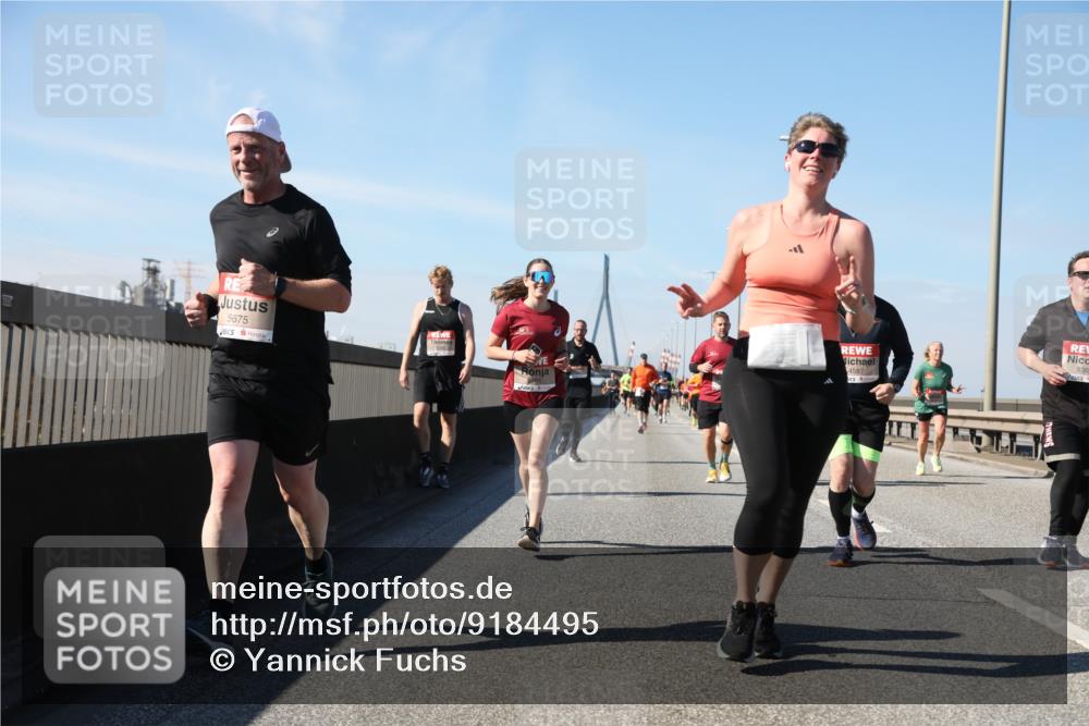 03.10.2025 - Köhlbrandbrückenlauf Yannick Fuchs http://msf.ph/oto/9184495 03.10.2025 12:02:11 Position 3 5675, 4587, 536 meine-sportfotos.de