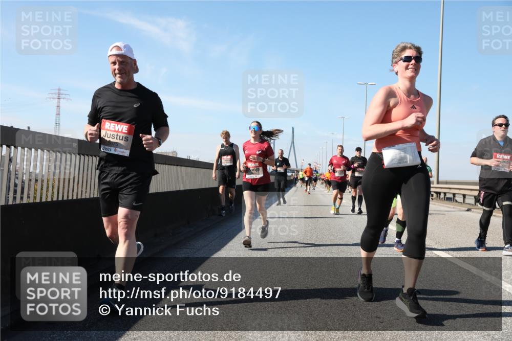 03.10.2025 - Köhlbrandbrückenlauf Yannick Fuchs http://msf.ph/oto/9184497 03.10.2025 12:02:11 Position 3 5675 meine-sportfotos.de