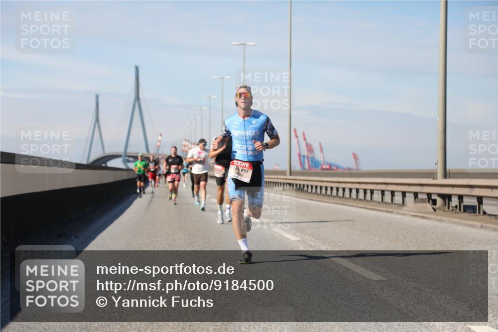 03.10.2025 - Köhlbrandbrückenlauf Yannick Fuchs http://msf.ph/oto/9184500 03.10.2025 11:41:00 Position 3 4028 meine-sportfotos.de