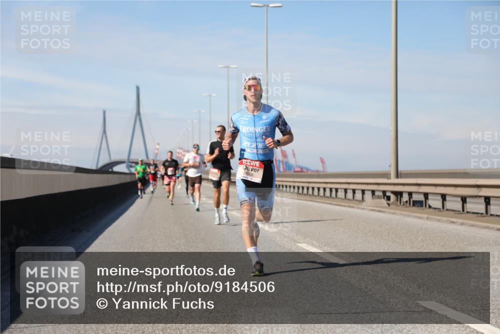 03.10.2025 - Köhlbrandbrückenlauf Yannick Fuchs http://msf.ph/oto/9184506 03.10.2025 11:41:00 Position 3 4028 meine-sportfotos.de