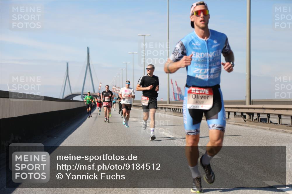 03.10.2025 - Köhlbrandbrückenlauf Yannick Fuchs http://msf.ph/oto/9184512 03.10.2025 11:41:01 Position 3 4028 meine-sportfotos.de