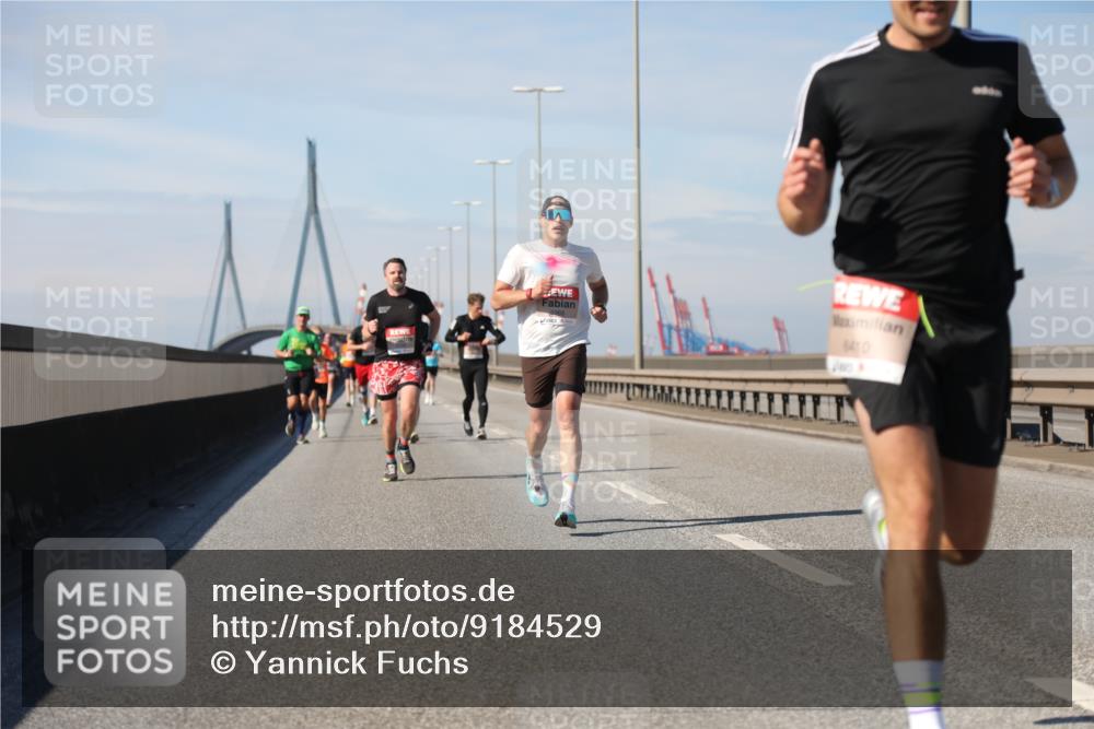 03.10.2025 - Köhlbrandbrückenlauf Yannick Fuchs http://msf.ph/oto/9184529 03.10.2025 11:41:04 Position 3 640 meine-sportfotos.de