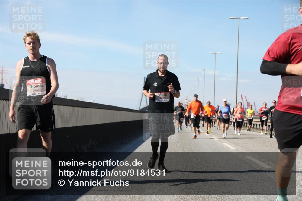 03.10.2025 - Köhlbrandbrückenlauf Yannick Fuchs http://msf.ph/oto/9184531 03.10.2025 12:02:15 Position 3 5745, 96, 6291 meine-sportfotos.de