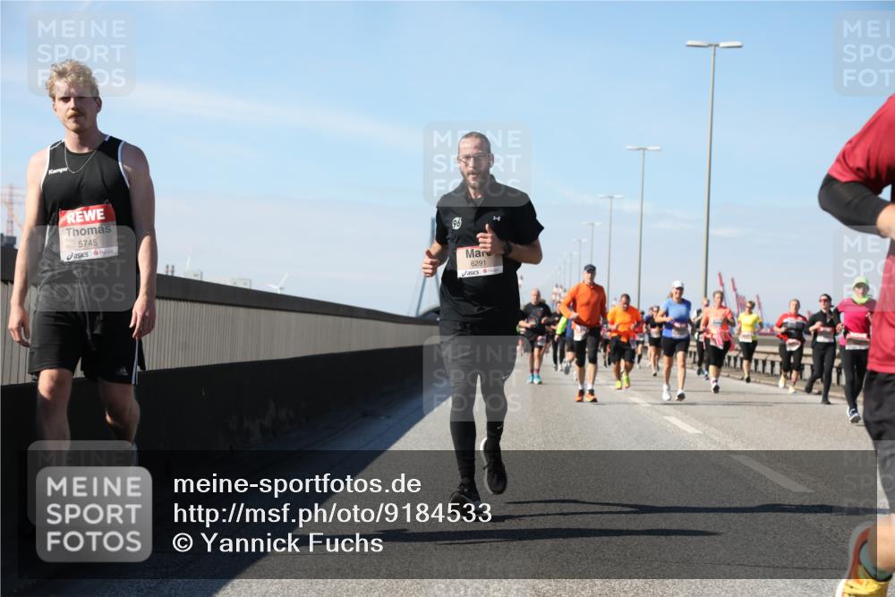 03.10.2025 - Köhlbrandbrückenlauf Yannick Fuchs http://msf.ph/oto/9184533 03.10.2025 12:02:15 Position 3 5745, 96, 6291 meine-sportfotos.de