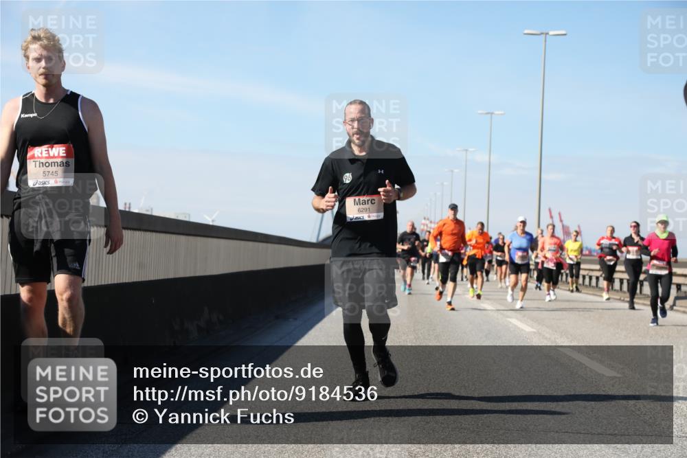 03.10.2025 - Köhlbrandbrückenlauf Yannick Fuchs http://msf.ph/oto/9184536 03.10.2025 12:02:15 Position 3 5745, 96, 6291 meine-sportfotos.de