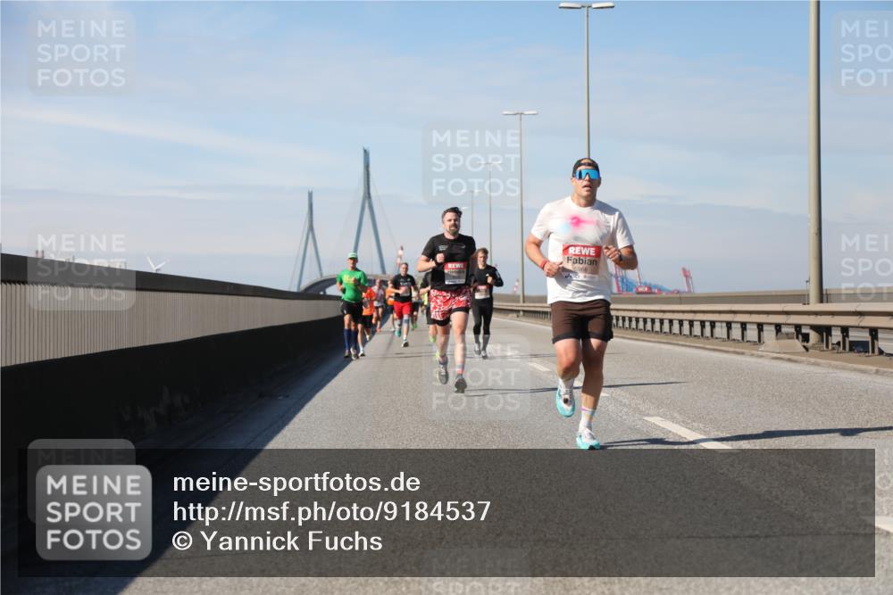 03.10.2025 - Köhlbrandbrückenlauf Yannick Fuchs http://msf.ph/oto/9184537 03.10.2025 11:41:04 Position 3  meine-sportfotos.de