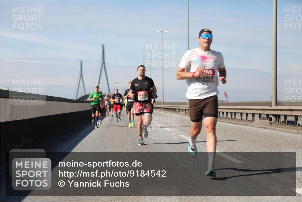 03.10.2025 - Köhlbrandbrückenlauf Yannick Fuchs http://msf.ph/oto/9184542 03.10.2025 11:41:05 Position 3 5966 meine-sportfotos.de