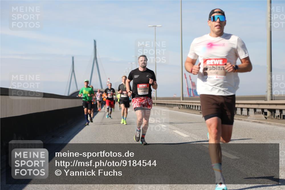 03.10.2025 - Köhlbrandbrückenlauf Yannick Fuchs http://msf.ph/oto/9184544 03.10.2025 11:41:05 Position 3 5966 meine-sportfotos.de