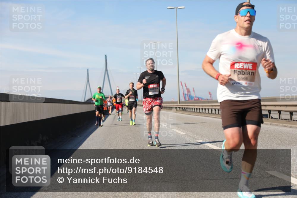 03.10.2025 - Köhlbrandbrückenlauf Yannick Fuchs http://msf.ph/oto/9184548 03.10.2025 11:41:06 Position 3 6100, 5966 meine-sportfotos.de